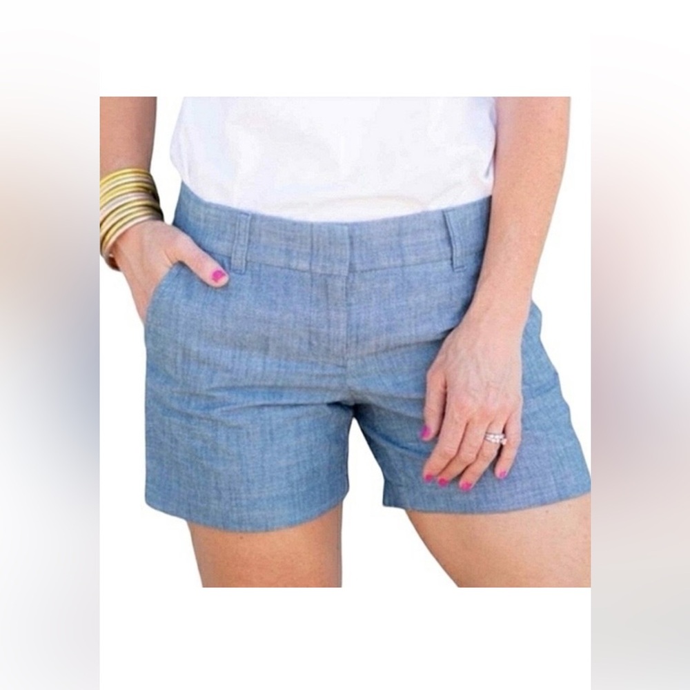 NWT LOFT sz 2 Cotton Blue Women's 6”
Midrise shorts flat front classic preppy